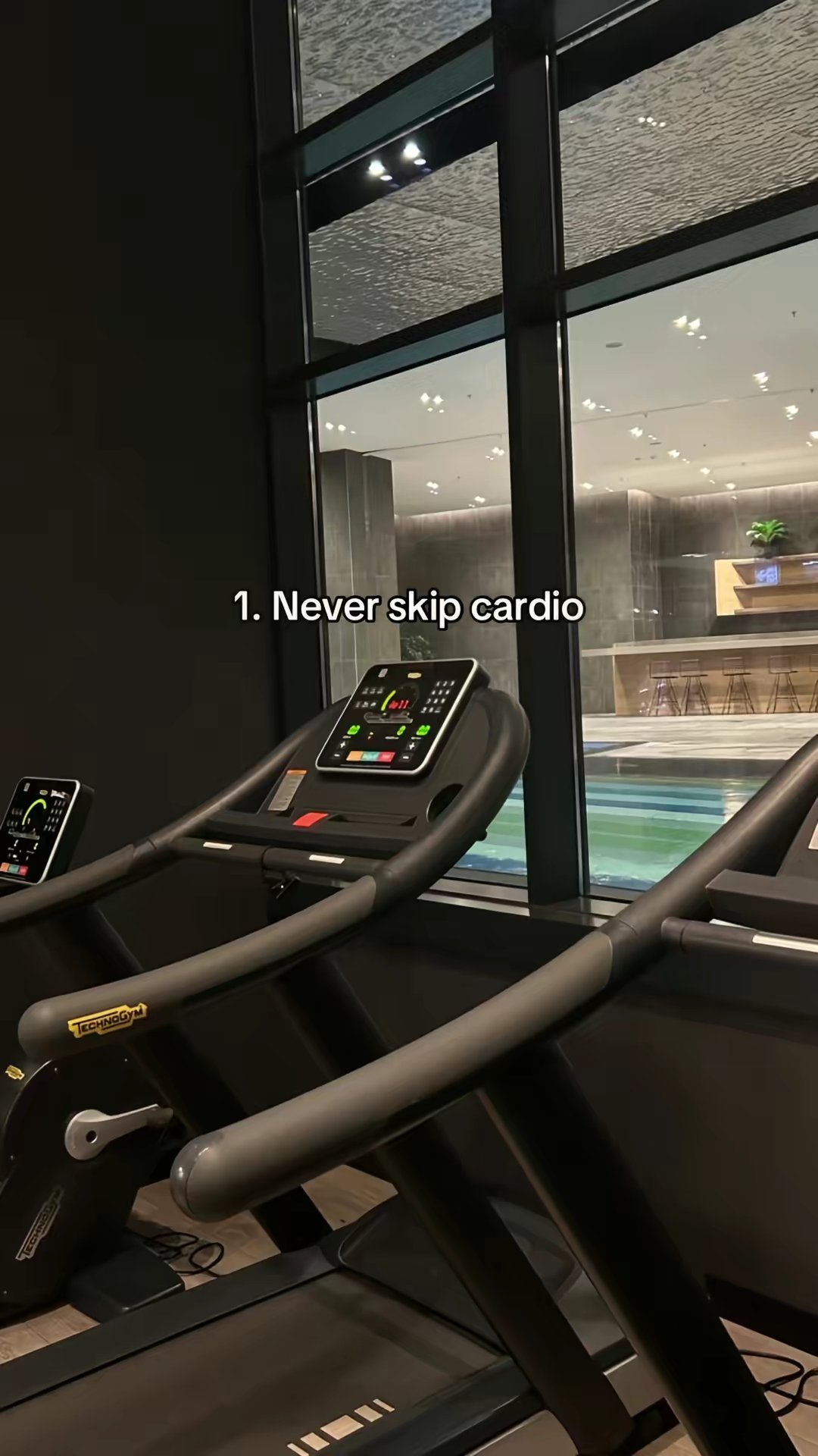 Gymeo Workout Tracking App by @never_giveup_109 slide 2