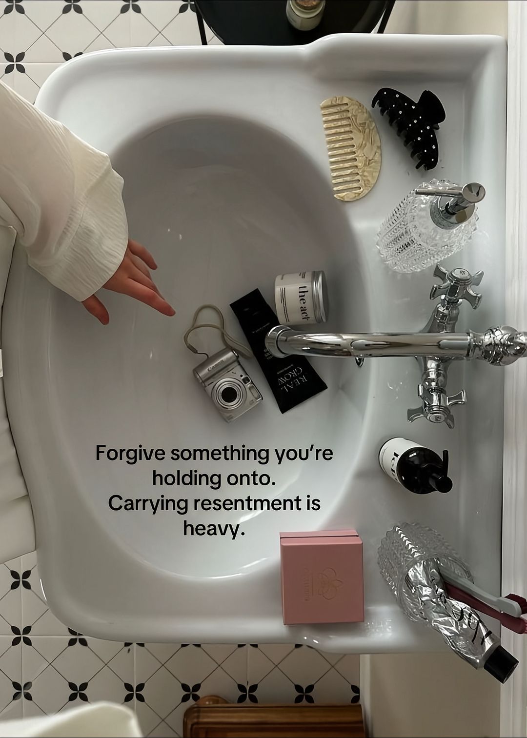 Self Improvement Lifestyle Content by @thecurated.collective slide 7
