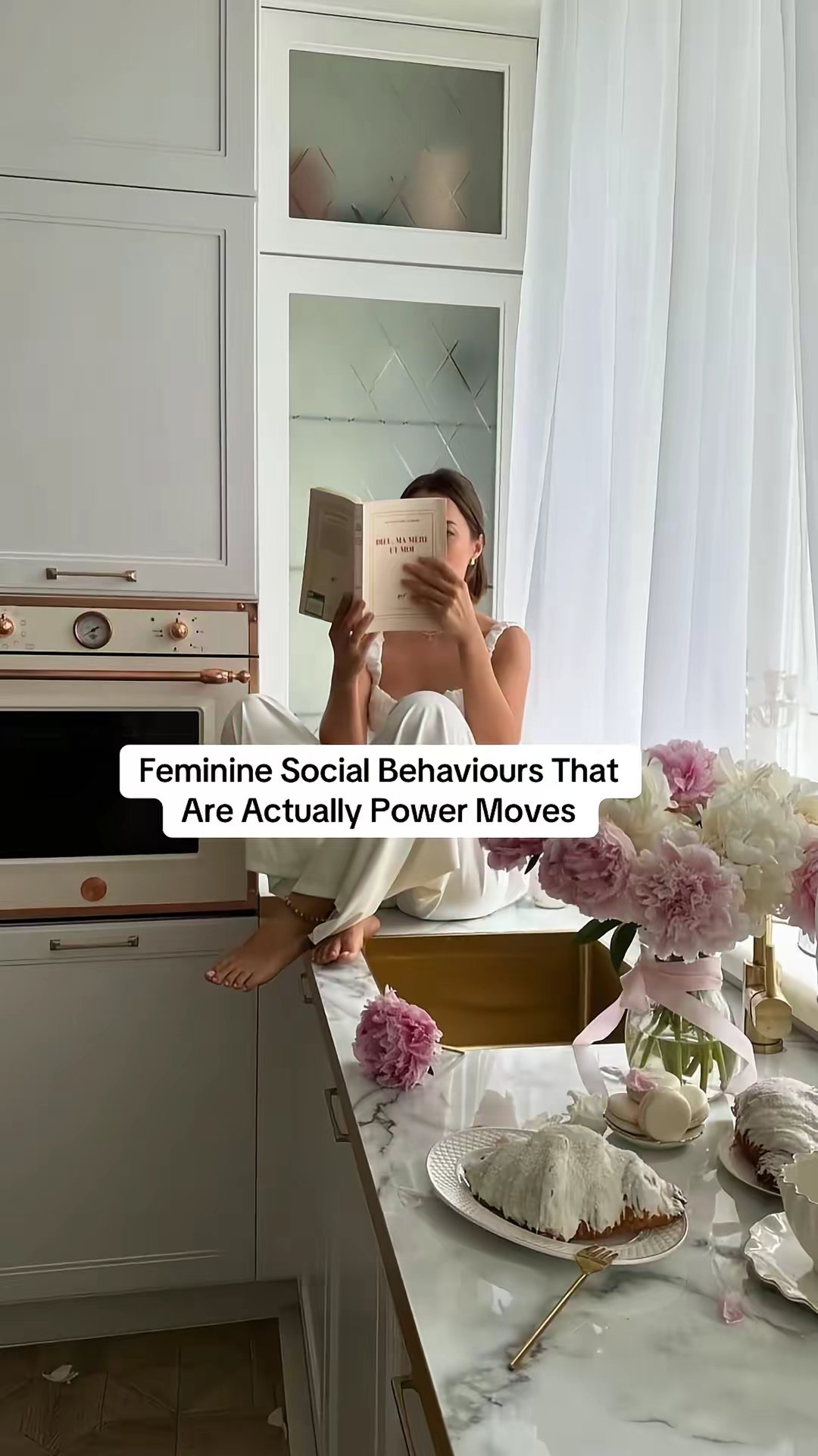 Feminine Social Behaviours That Are Actually Power Moves